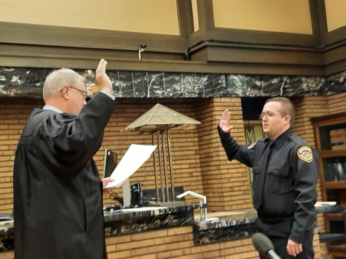 FOUR NEW SIOUX CITY POLICE OFFICERS SWORN IN TO SERVE - KSCJ 1360