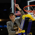IOWA WBB ELITE EIGHT VS LIOUSVILLE