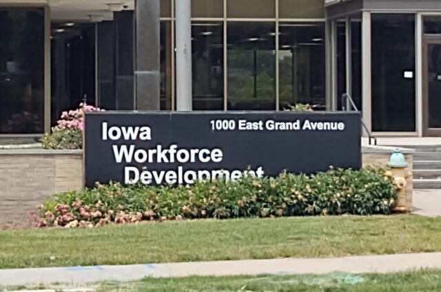 Workforce-sign-RI-photo-DD-980x650